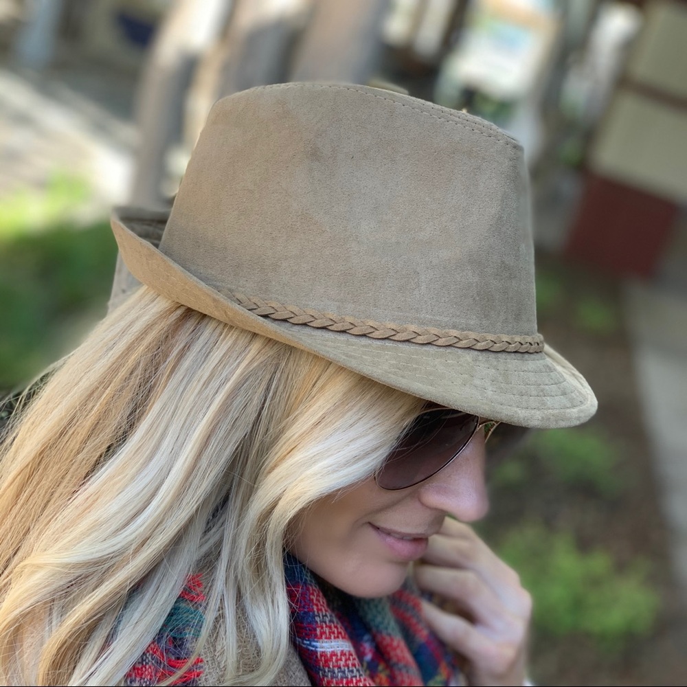✨LAST ONE✨Khaki Fedora with braided trim - Picture 2 of 5